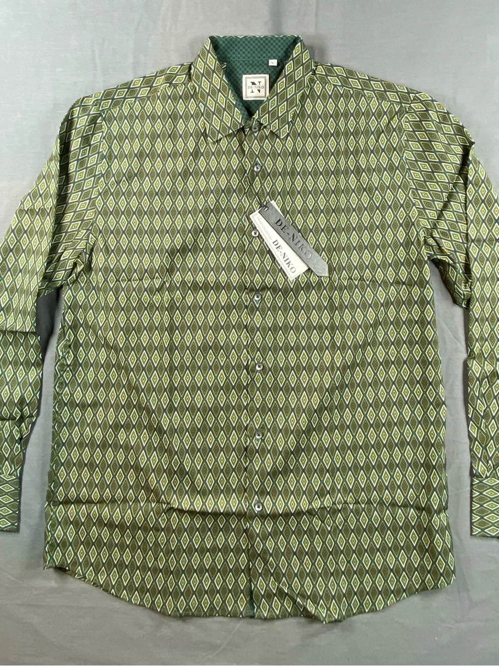 De - Niko Men's Green Diamond-Pattern Dress Shirt